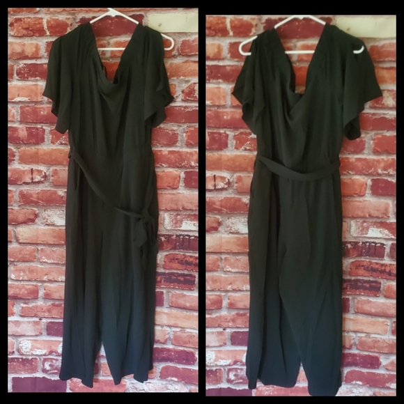 City Chic Off Shoulder Cropped Jumpsuit 12, 14, 16, 18, 20, 22 NWT - Picture 2 of 2